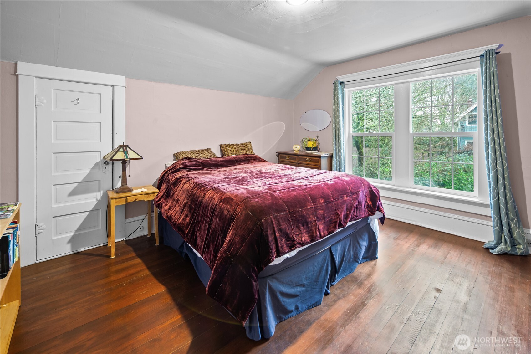 4616 Meridian Avenue North Seattle, WA 98103 - Photo 25 of 39