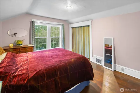 $1,288,000 | 4616 Meridian Avenue North, Seattle, WA 98103