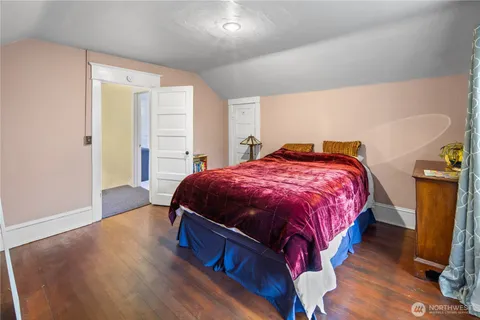 $1,288,000 | 4616 Meridian Avenue North, Seattle, WA 98103