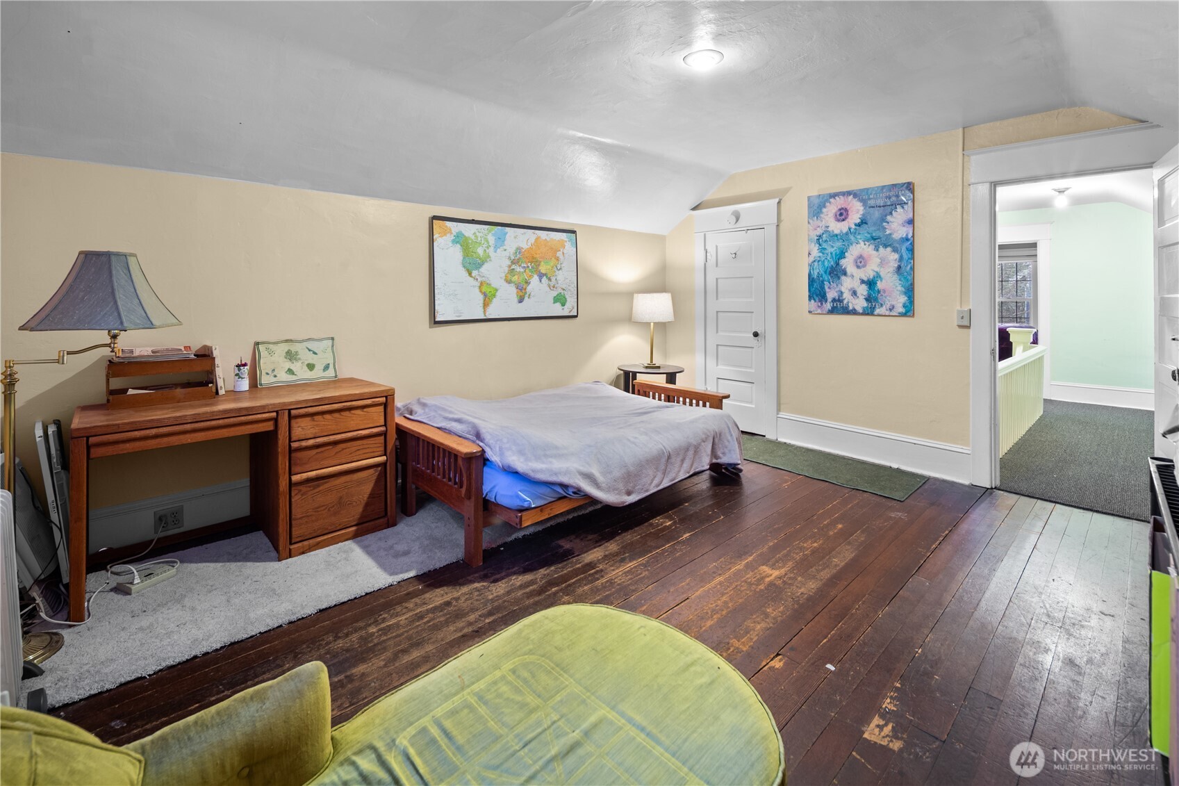 4616 Meridian Avenue North Seattle, WA 98103 - Photo 29 of 39