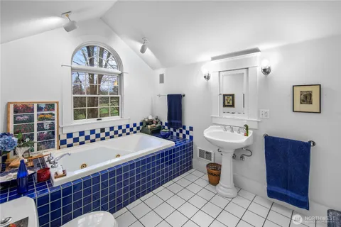 $1,288,000 | 4616 Meridian Avenue North, Seattle, WA 98103