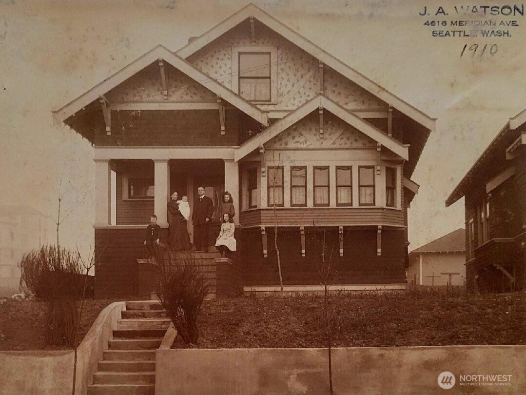 4616 Meridian Avenue North Seattle, WA 98103 - Photo 38 of 39