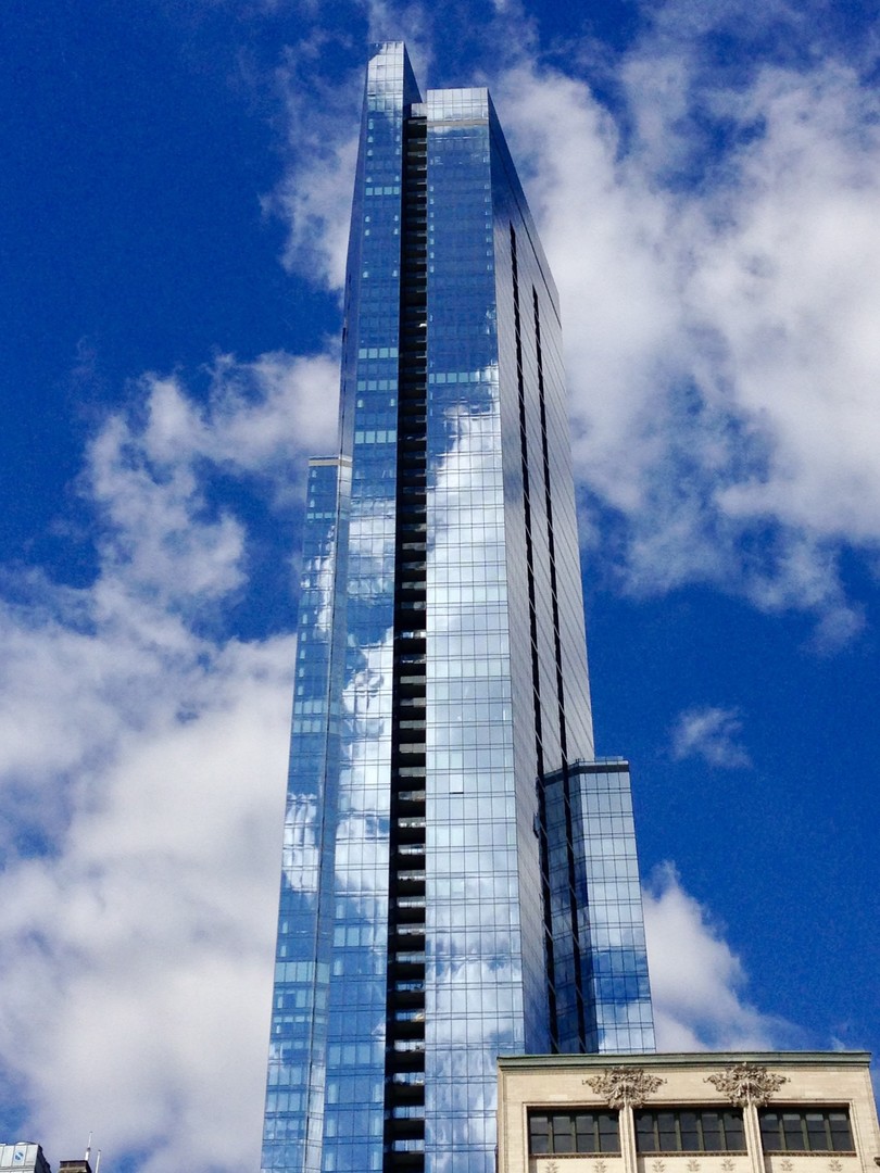 60 East Monroe St Unit 5201  