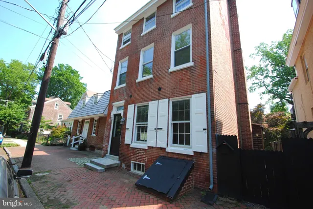 $3,375 | 217 Wood Street, Burlington, NJ 08016