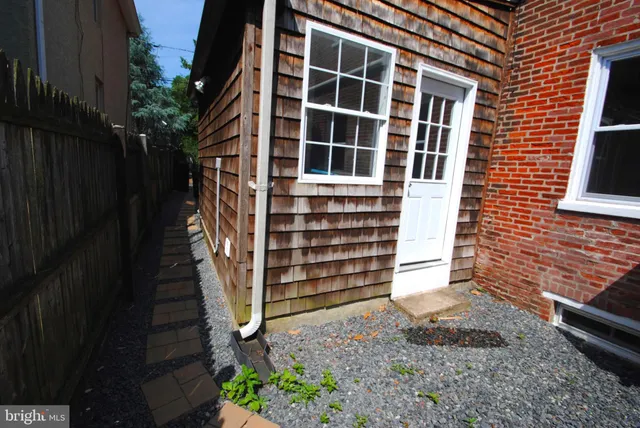 $3,375 | 217 Wood Street, Burlington, NJ 08016