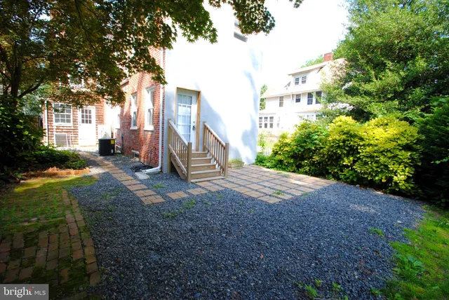 $3,375 | 217 Wood Street, Burlington, NJ 08016