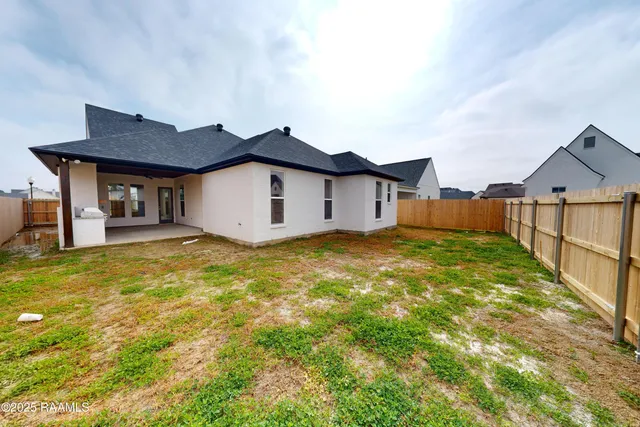 $477,330 | 102 Travellers Palm, Youngsville, LA 70592