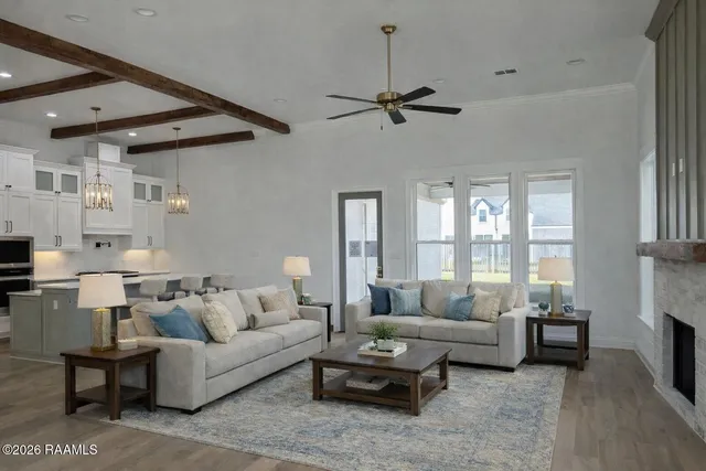 $477,330 | 102 Travellers Palm, Youngsville, LA 70592