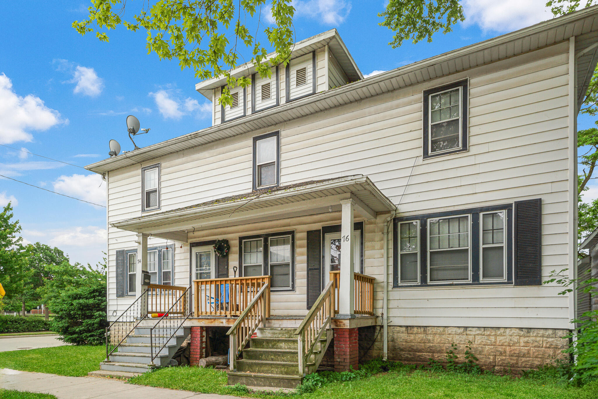 74 West Division Street Fond du Lac, WI 54935 - Photo 2 of 28 Front