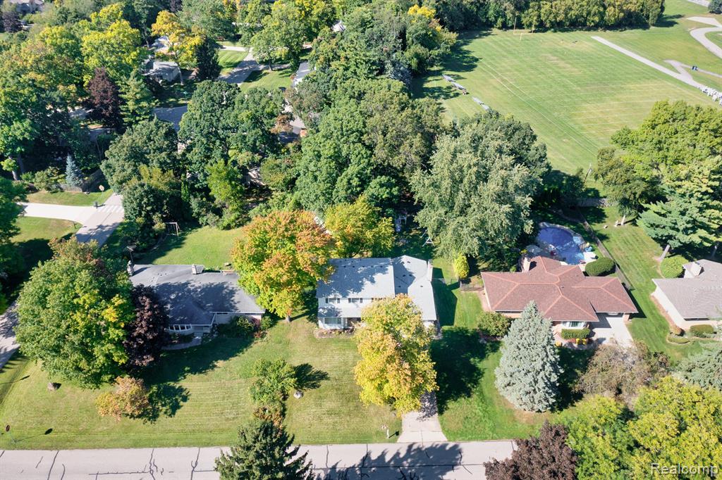 2180 Avoncrest Drive Rochester Hills, MI 48309 - Photo 43 of 46