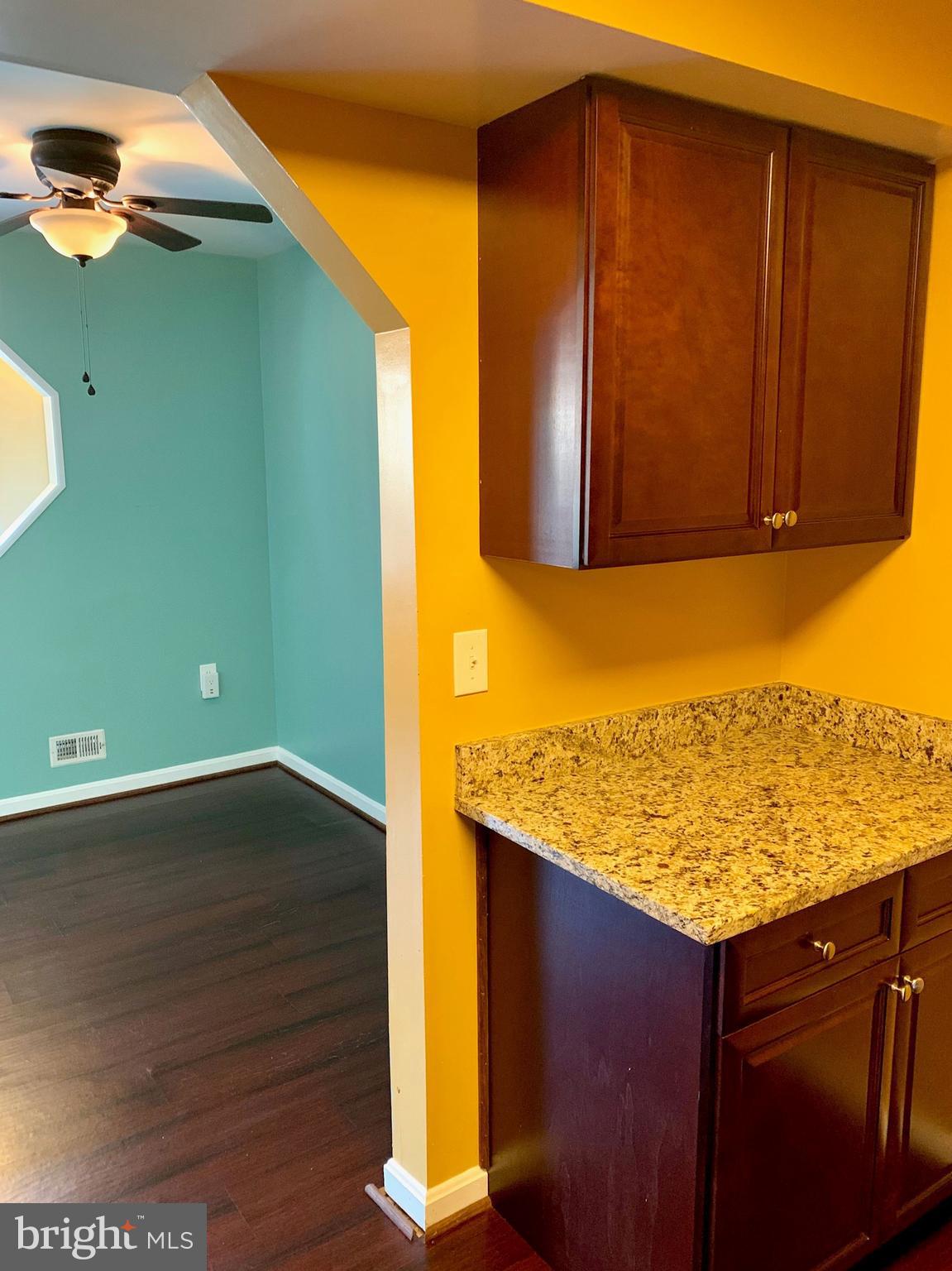 9025 North Laurel Road, Unit I Laurel, MD 20723 - Photo 15 of 38 Kitchen