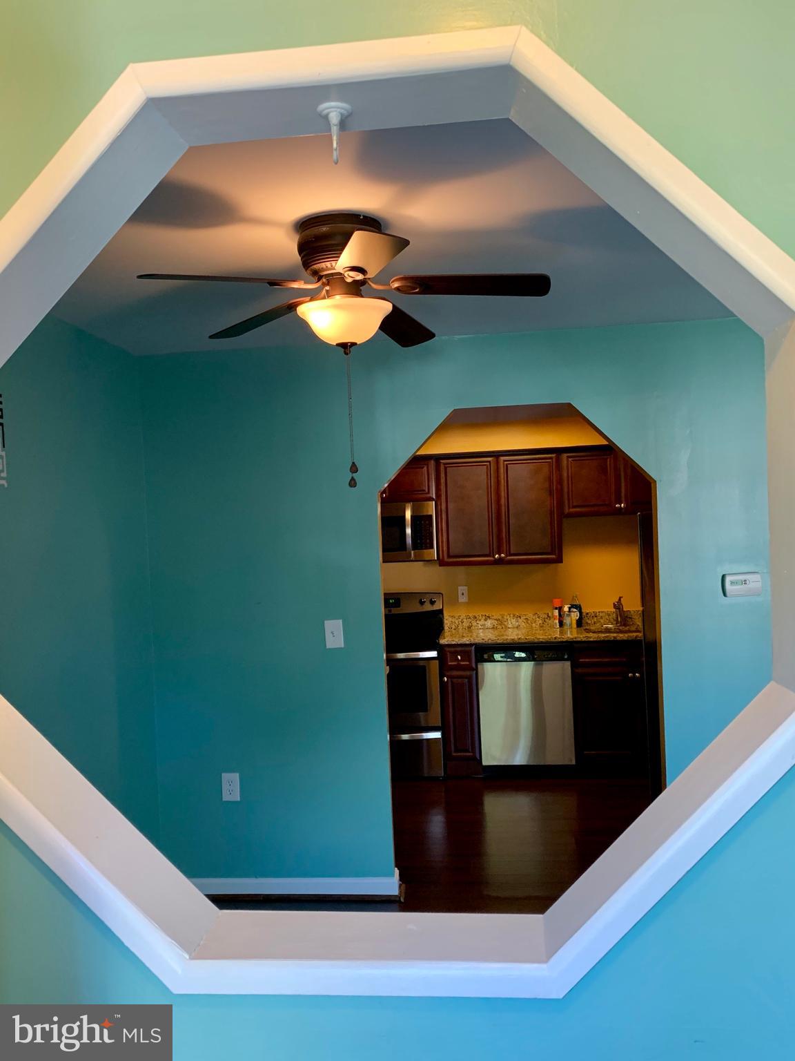 9025 North Laurel Road, Unit I Laurel, MD 20723 - Photo 5 of 38 Foyer