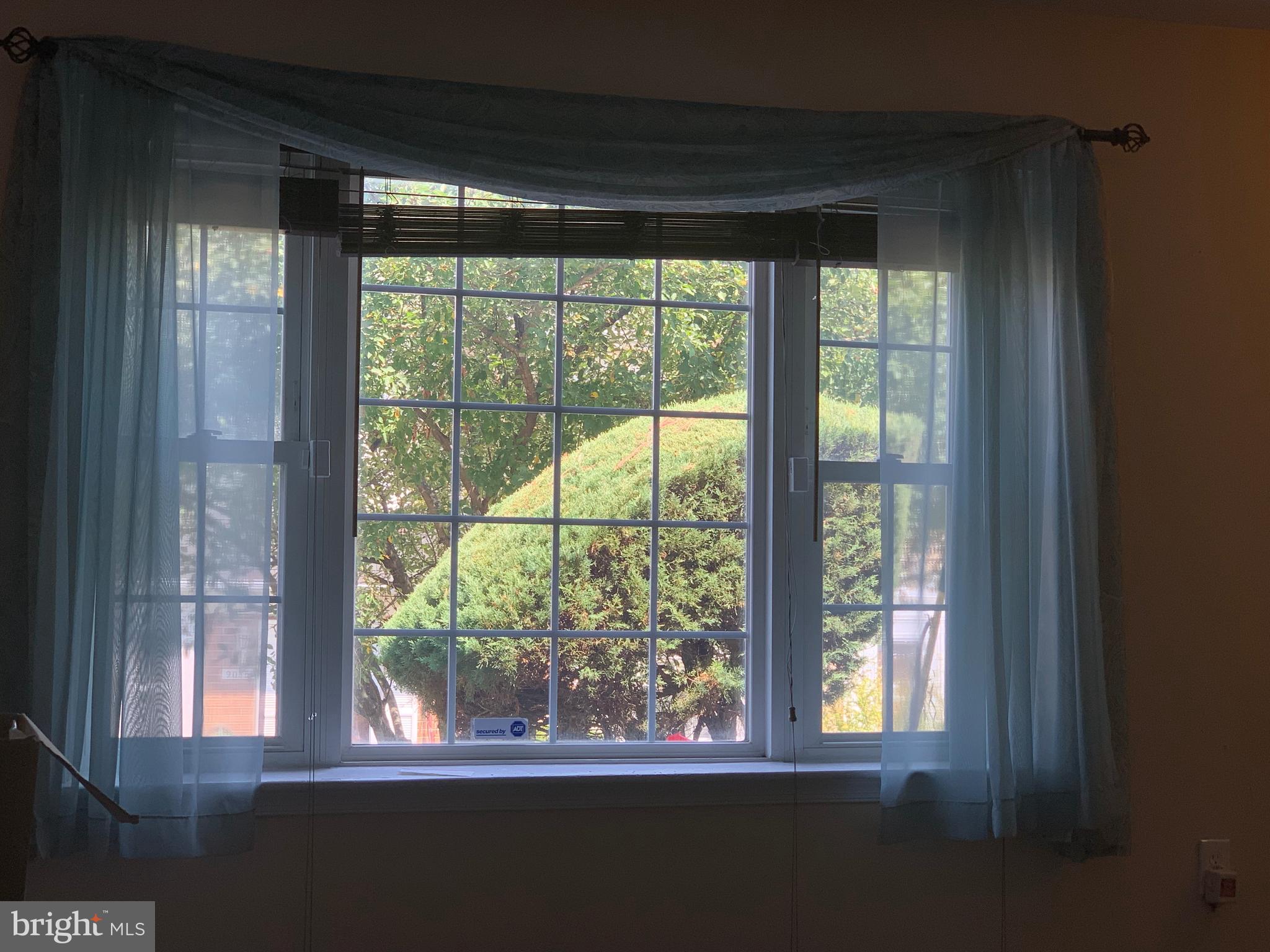 9025 North Laurel Road, Unit I Laurel, MD 20723 - Photo 6 of 38 Living Room | Light Filled Window