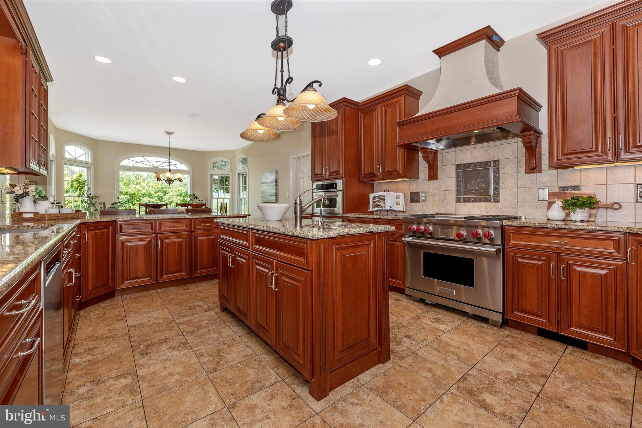 2069 Thurston Road Frederick, MD 21704 - Photo 17 of 73 Gourmet Kitchen