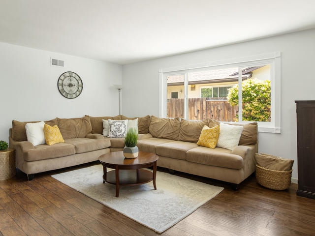 12731 Rios Road San Diego, CA 92128 - Photo 4 of 20