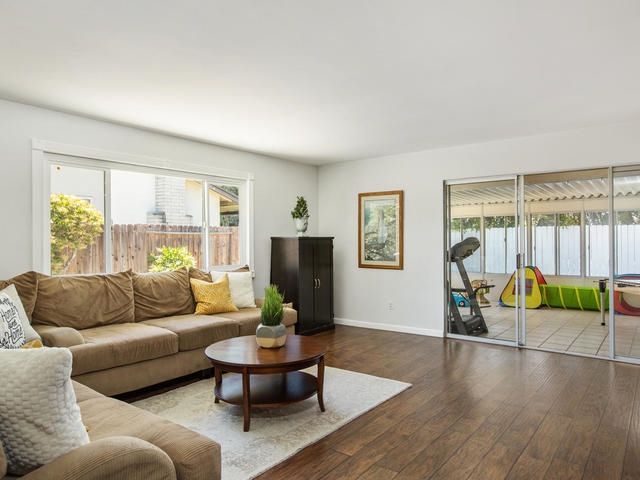 12731 Rios Road San Diego, CA 92128 - Photo 5 of 20