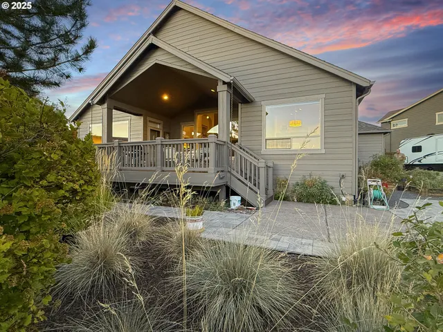 $925,000 | 61076 Manhae Loop, Bend, OR 97702