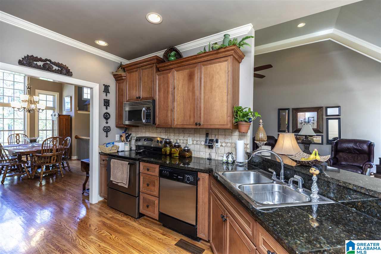 526 Woodbridge Trace Chelsea, AL 35043 - Photo 2 of 44