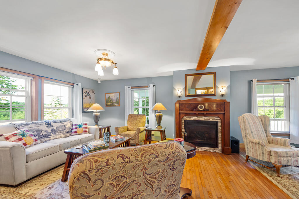 977 Garland Road Winslow, ME 04901 - Photo 14 of 53 Living Room