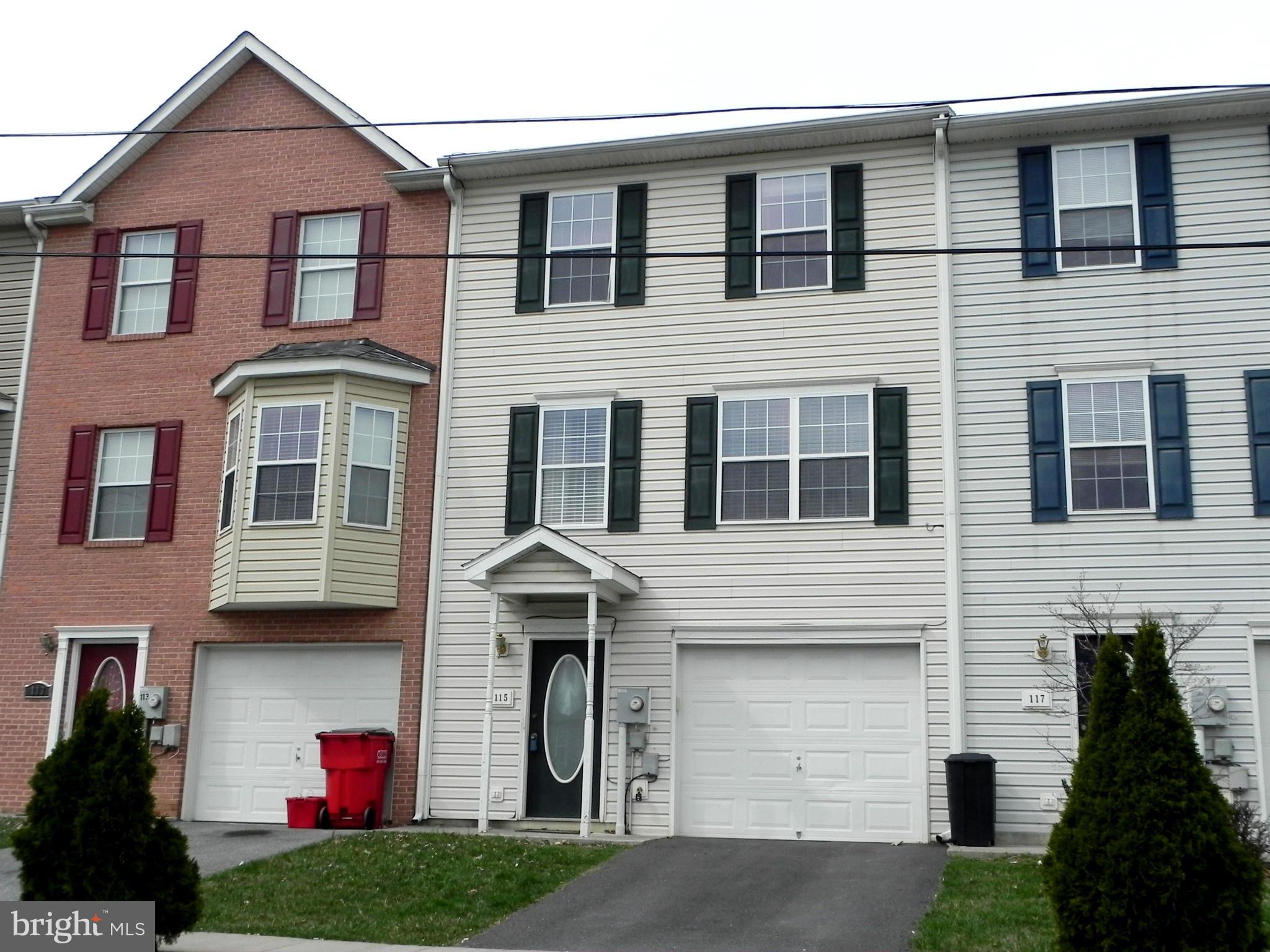 Townhome w/ Attached Garage