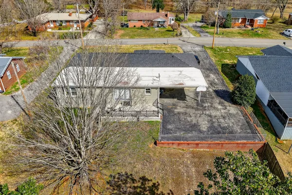 $499,900 | 226 Roosevelt Road, McMinnville, TN 37110