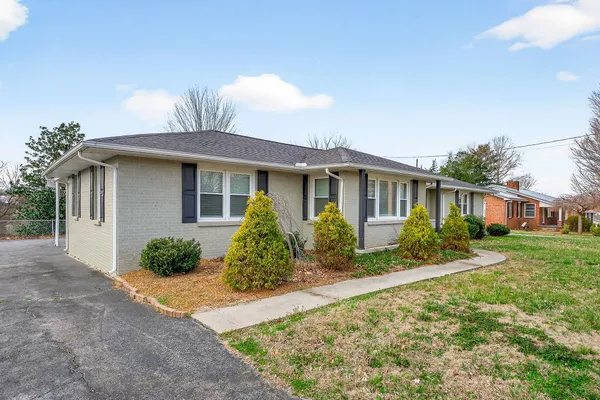 $499,900 | 226 Roosevelt Road, McMinnville, TN 37110