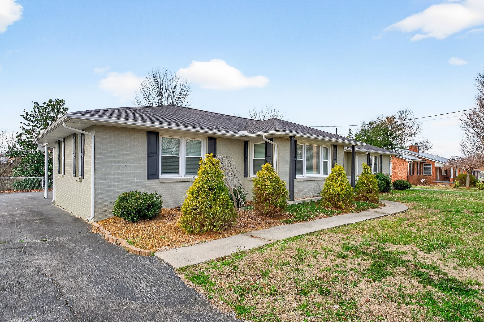 226 Roosevelt Road McMinnville, TN 37110 - Photo 2 of 58