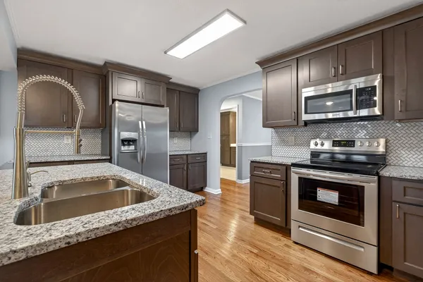 $499,900 | 226 Roosevelt Road, McMinnville, TN 37110