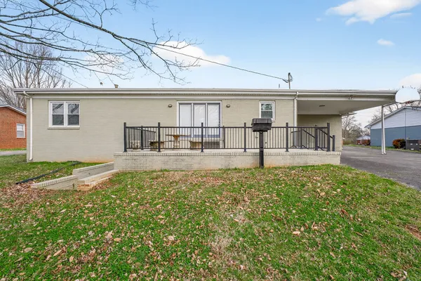 $499,900 | 226 Roosevelt Road, McMinnville, TN 37110