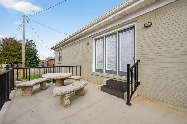 $499,900 | 226 Roosevelt Road, McMinnville, TN 37110