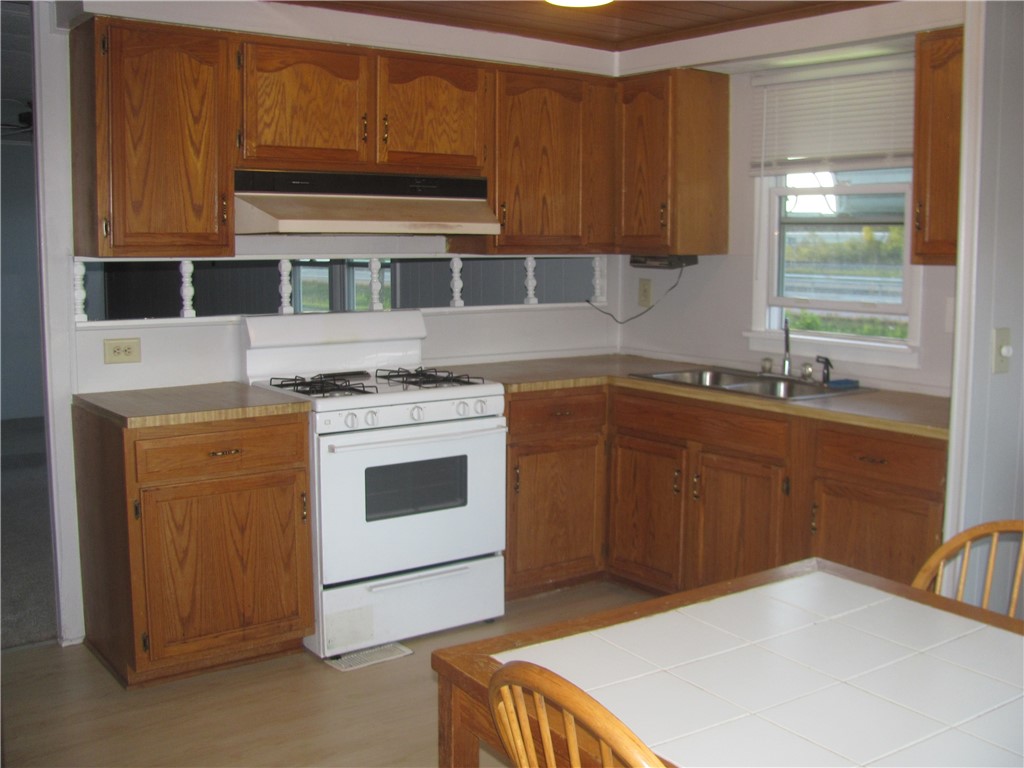 722 Highway 104 Ontario, NY 14519 - Photo 6 of 10