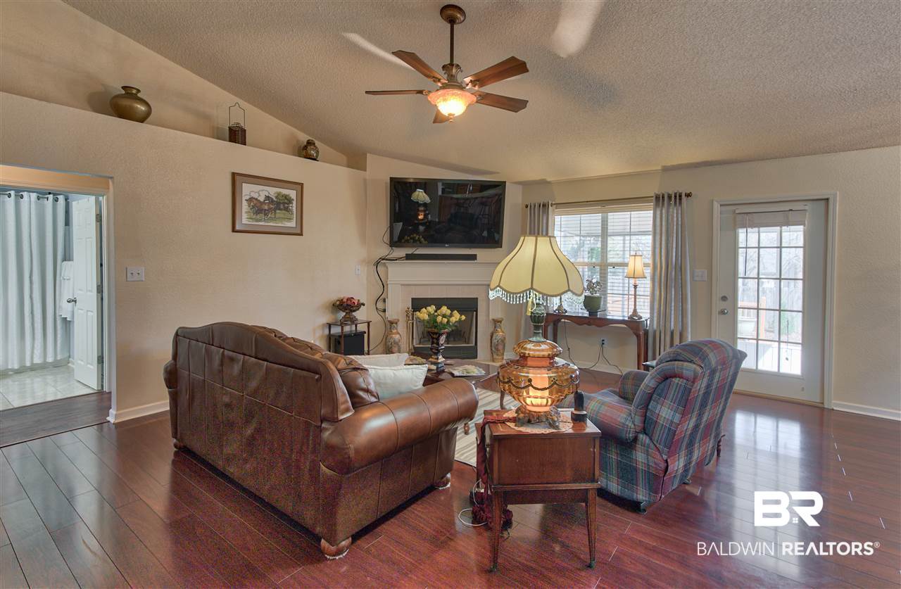 30632 Pinyon Drive Daphne, AL 36527 - Photo 6 of 32 Living Room