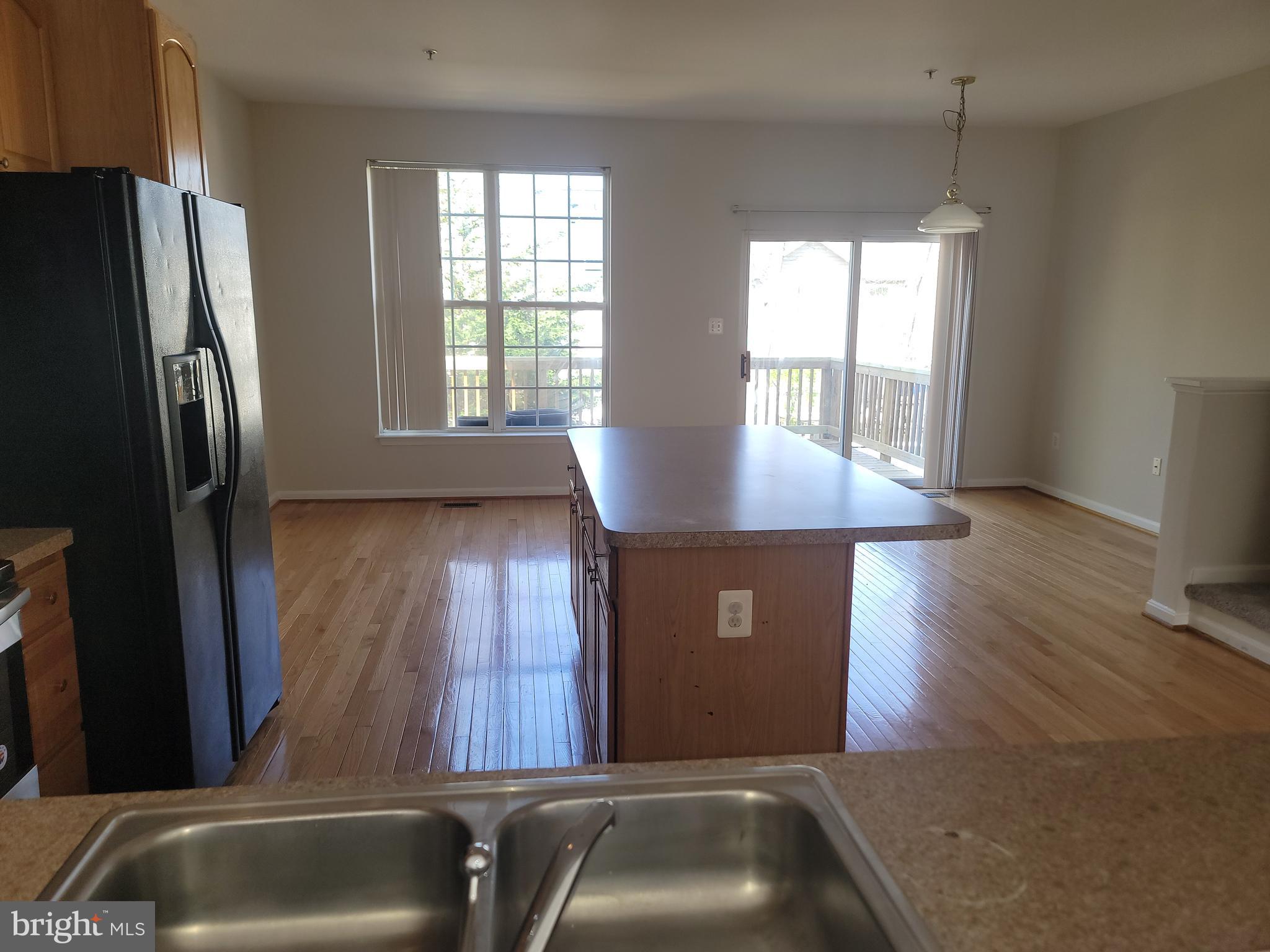 123 Fieldstone Court Frederick, MD 21702 - Photo 4 of 28 Kitchen