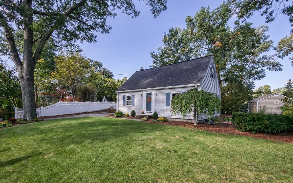 12 Arbor Road Chelmsford, MA 01863 - Photo 3 of 25