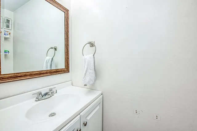 $212,000 | 4929 North Winery Circle, Unit 110, Fresno, CA 93726