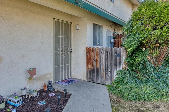 $212,000 | 4929 North Winery Circle, Unit 110, Fresno, CA 93726