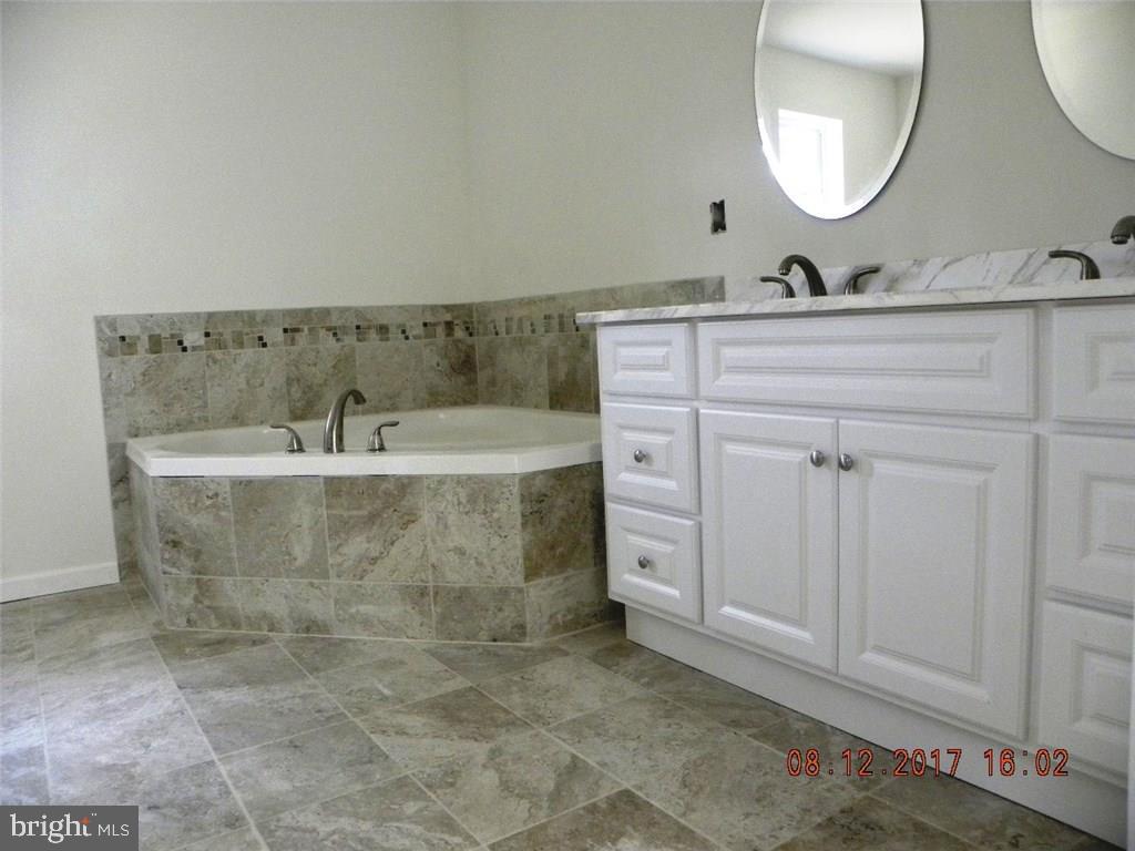 144 Seaspray Road Manahawkin, NJ 08050 - Photo 19 of 31