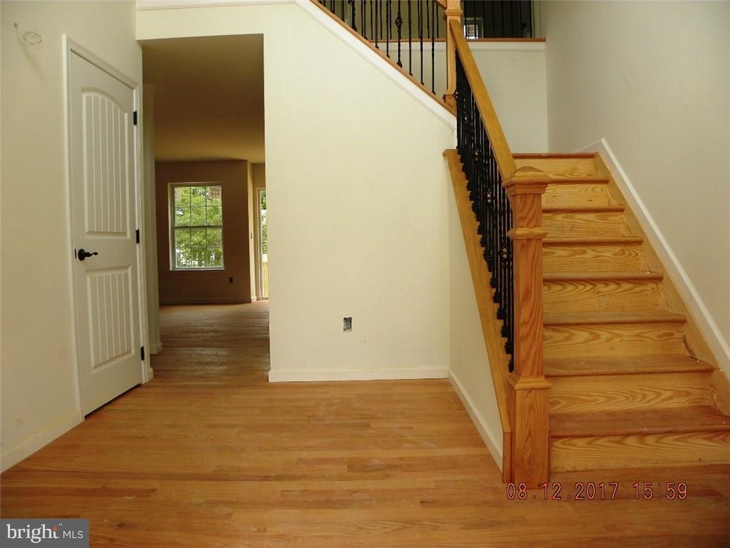 144 Seaspray Road Manahawkin, NJ 08050 - Photo 4 of 31