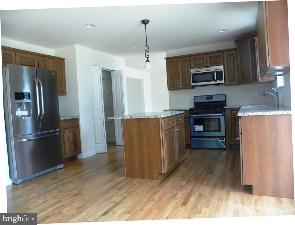 144 Seaspray Road Manahawkin, NJ 08050 - Photo 8 of 31