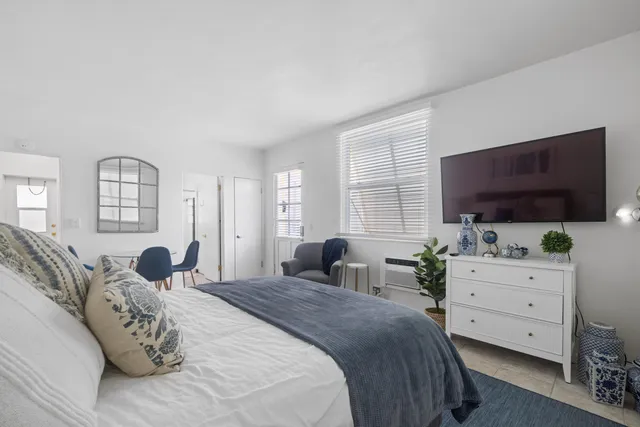 $3,150 | 172 North County Road, Unit 5, Palm Beach, FL 33480