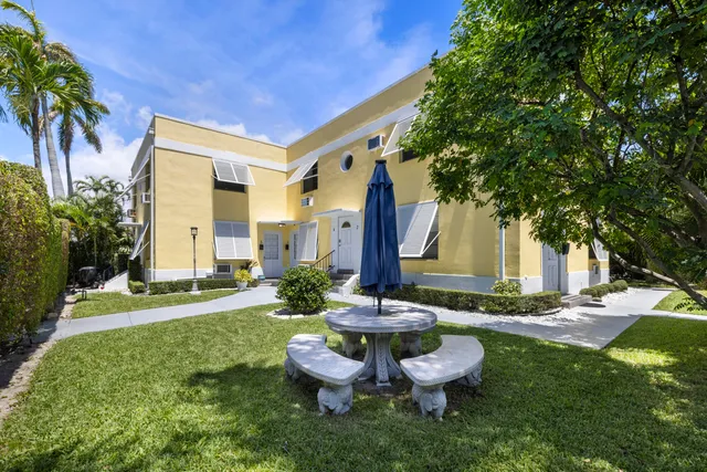 $3,150 | 172 North County Road, Unit 5, Palm Beach, FL 33480