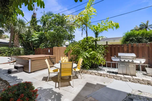 $3,150 | 172 North County Road, Unit 5, Palm Beach, FL 33480