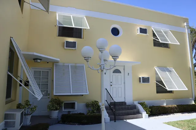 $3,150 | 172 North County Road, Unit 5, Palm Beach, FL 33480