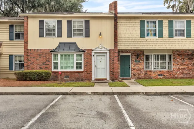 $1,900 | 455 Mall Boulevard, Unit 111, Savannah, GA 31406