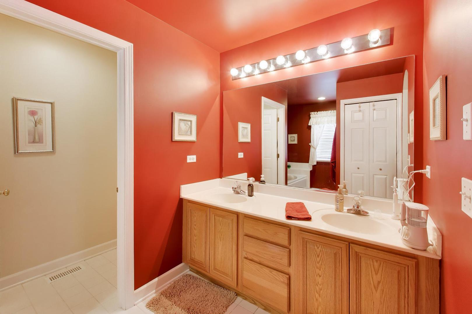 5660 Trinity Court Gurnee, IL 60031 - Photo 18 of 31