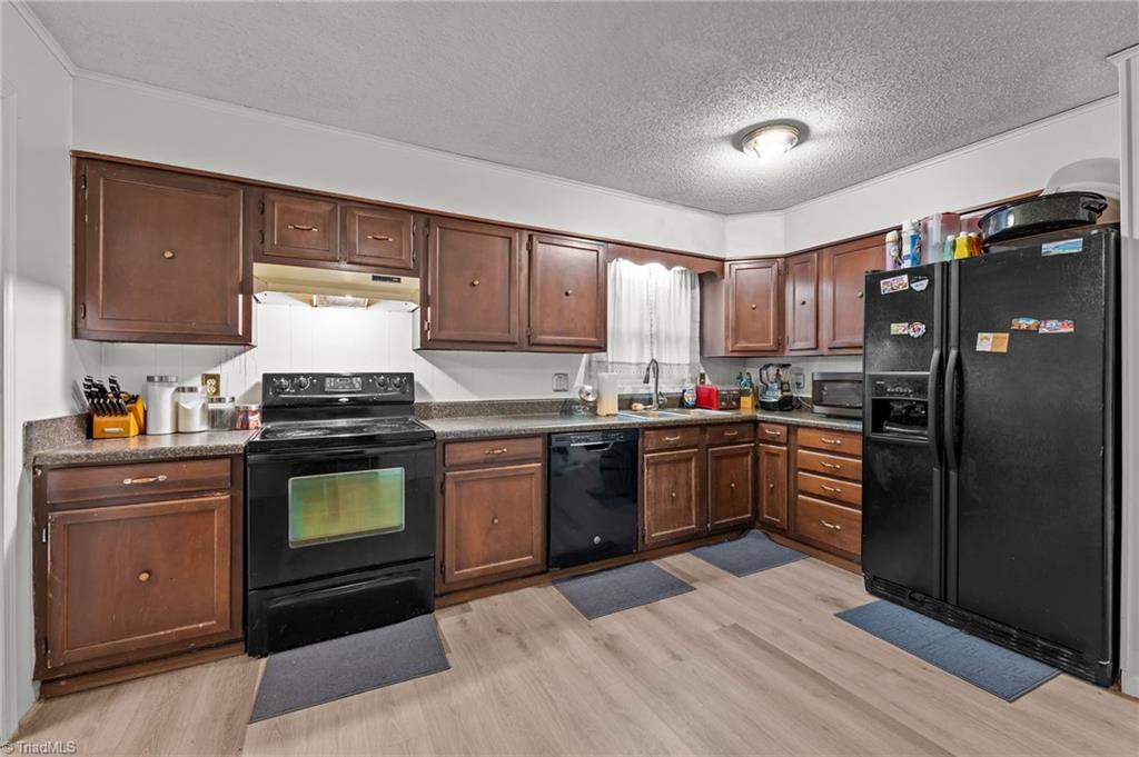 2036 Willow Road Greensboro, NC 27406 - Photo 11 of 19 Large Kitchen ready for your personal touch!