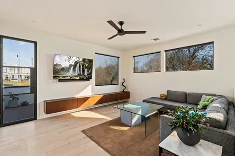 $2,825,000 | 30 Chalmers Avenue, Austin, TX 78702