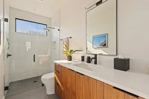 $2,825,000 | 30 Chalmers Avenue, Austin, TX 78702