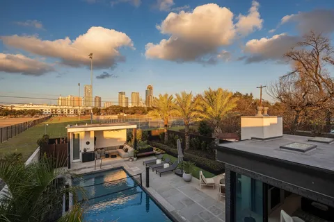 $2,825,000 | 30 Chalmers Avenue, Austin, TX 78702
