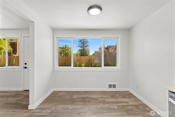 $1,189,990 | 813 Woodford Avenue North, Kent, WA 98031